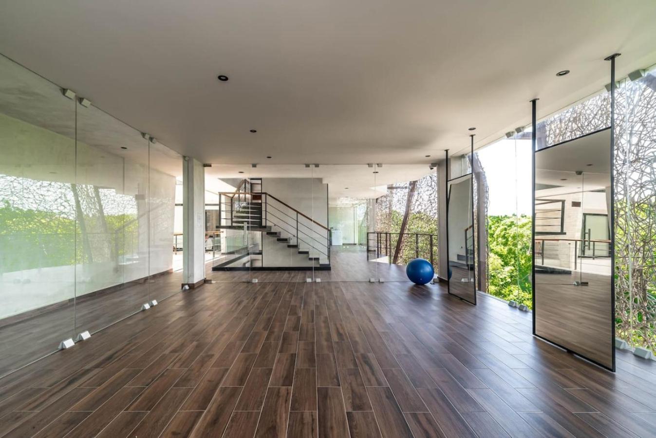 2 Bedroom With Direct Walk-out To Pool, Sauna, And Gym *