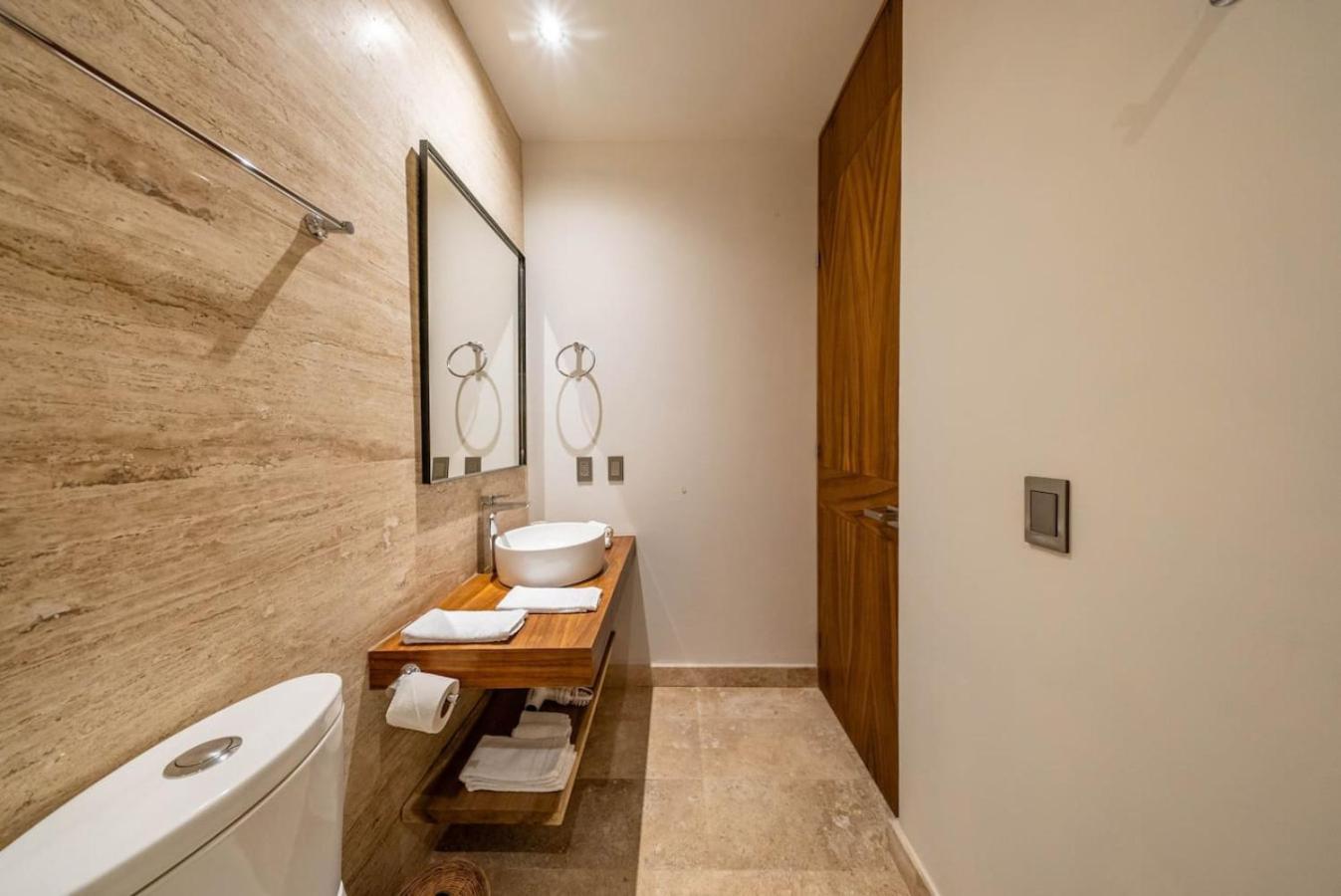 2 Bedroom With Direct Walk-out To Pool, Sauna, And Gym Apartment Tulum